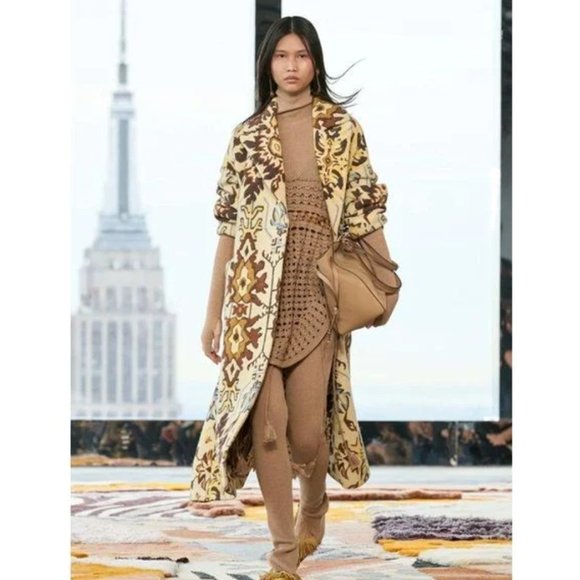 RUNWAY Ulla Johnson Women's Juliana coat With Floral Motif - Picture 3 of 9